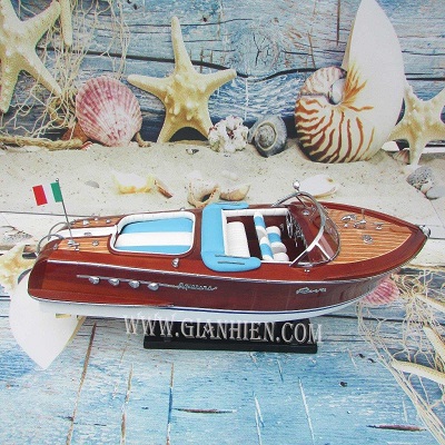 Modelo de barco Riva Aquarama