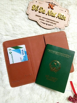 Porta pasaporte de cuero