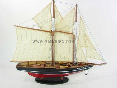 Modelo de Barco de Nariz Azul