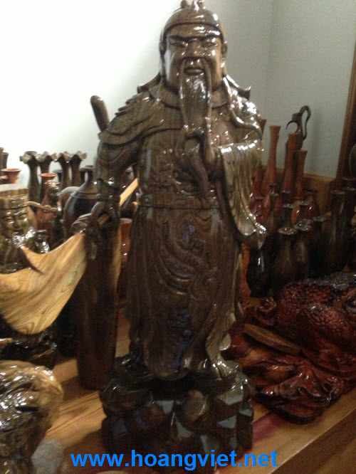 Estatua de madera del guardián