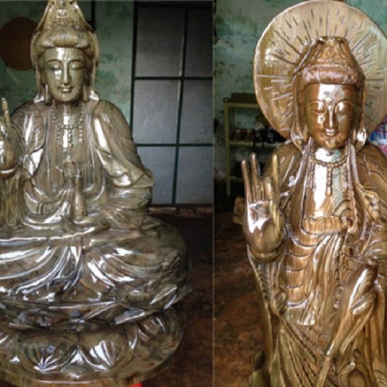 Estatua de madera de Bodhisattva