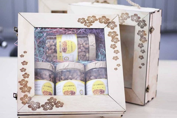 Caja de regalo de madera de nueces de anacardo