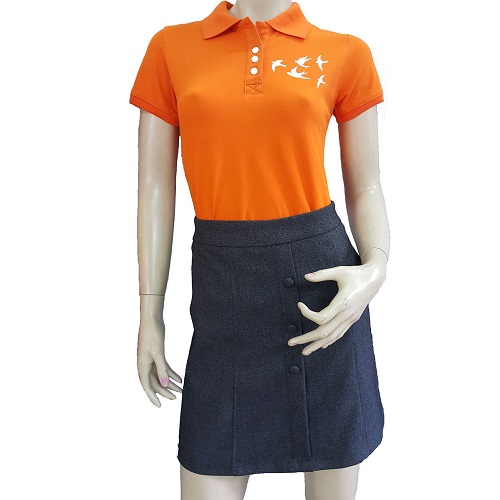 Camiseta del uniforme de clase