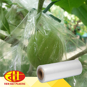 Árboles frutales cubriendo película de LDPE