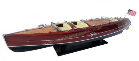 Modelo de barco tifón